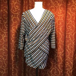 Witty crisscross Black&Tan top excellent design